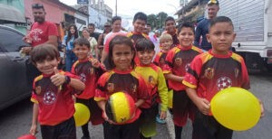 Charallavenses cumplieron desfile inaugural de Juegos Deportivos Comunitarios