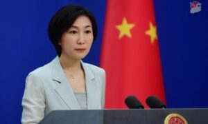 China celebra el diálogo entre gobierno y oposición y pide a EE UU que levante las sanciones