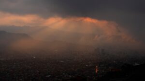 Cielos contaminados en Bolivia por quemas forestales y sequía