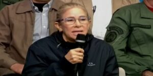 Cilia Flores pide a la justicia venezolana actuar en contra de la Comisión Nacional de Primarias por fraude