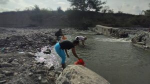 Claman por agua en el sector Santo Domingo en Barquisimeto