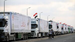 Cuarenta camiones con ayuda humanitaria esperan en Rafah para entrar en la Franja de Gaza