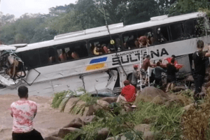 Cuatro fallecidos dejó accidente con migrantes en Honduras