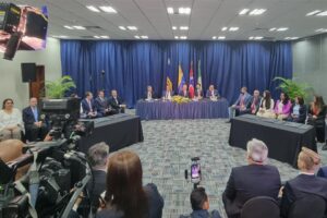 Delegados de Maduro y la oposición acuerdan presidenciales para segundo semestre de 2024