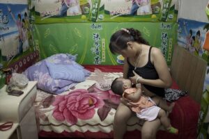 Desalojan de su casa a una embarazada en China por la supersticin de que "mejor prestar una casa a un difunto que a un recin nacido"