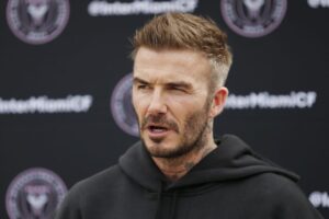 Desde una tarjeta roja hasta el matrimonio con una Spice Girl: las revelaciones de Beckham en nuevo documental - AlbertoNews