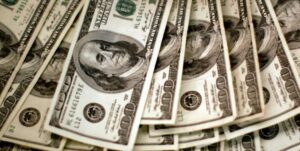 Dólar paralelo cierra la semana sobre los 37 bolívares