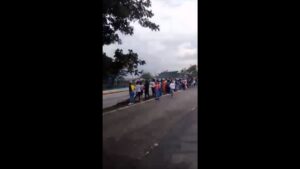 EN VIDEO: así se encuentran los alrededores de la cárcel de Tocuyito tras la toma del penal a manos del chavismo
