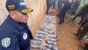 EN VIDEO: la reacción de Ceballos al conocer la cantidad de una parte del armamento dentro del penal de Tocuyito