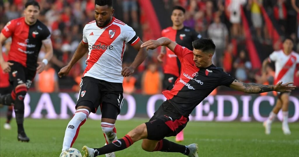 En busca de recuperar la punta de la Copa de la Liga, River Plate empata 2-2 con Colón de Santa Fe