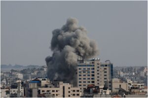 En el cuarto día de la guerra, Israel incrementa los ataques aéreos contra la Franja de Gaza (+Cifras)