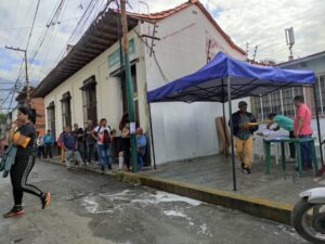 En el municipio Sucre inicio de la primaria fluyó a pesar de las trabas