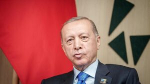 Erdogan firma el protocolo para ratificar la entrada de Suecia en la OTAN y lo manda al Parlamento para su votación