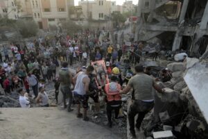 Escala conflicto: estiman que hay 1.200 personas sepultadas en Gaza, vivas o muertas