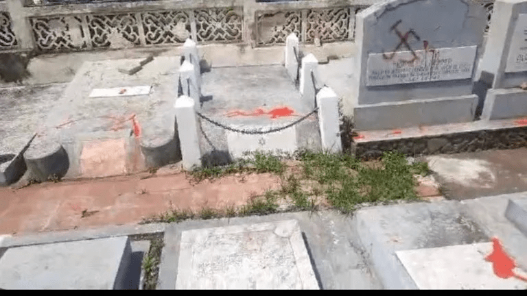 Esvásticas y banderas palestinas: vandalizaron tumbas judías en un cementerio en Nicaragua - AlbertoNews