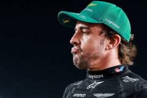 F1: El ruego de Fernando Alonso tras una carrera "demasiado peligrosa" en Qatar: "¡Echadme agua encima!"