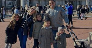 Falcao y su esposa mostraron cómo es viajar con cinco hijos por Londres