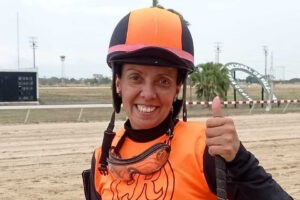 Fallece joqueta María Bruzual por accidente durante carrera en el Hipódromo de Valencia