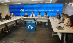 Feijóo pide a las CCAA del PP primar la dependencia y políticas sociales ante la agenda de Sánchez y el independentismo