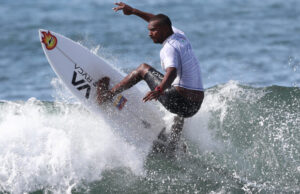 Francisco Bellorín le da una medalla a Venezuela en surf
