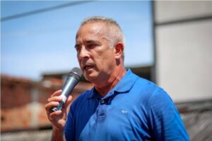 Freddy Bernal evalúa denuncias de taxistas tachirenses sobre restricciones impuestas en Cúcuta