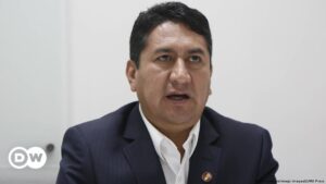 Gobierno de Perú ofrece recompensa por opositor prófugo – DW – 14/10/2023