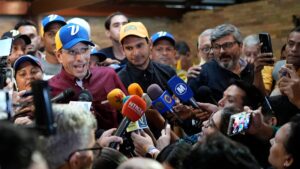 Henrique Capriles se retira de la primaria presidencial de la oposición