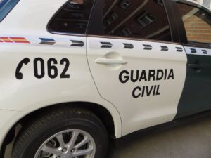 Imputan un delito de homicidio en el ámbito familiar a la pareja de la mujer atropellada en Val de Santo Domingo