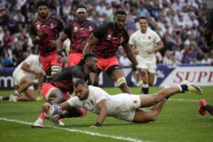 Inglaterra gana sufriendo a Fiyi (30-24) y se clasifica para las semifinales del Mundial de rugby