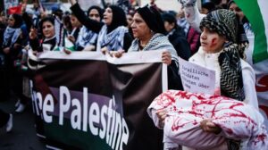 Israel se cobra ya la vida de 8000 palestinos, mientras hace oídos sordos al clamor por el alto el fuego