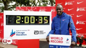 Kelvin Kiptum pulveriza récord mundial en maratón de Chicago – DW – 08/10/2023