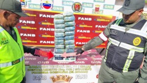 La FANB incautó 19 kilos de marihuana en un vehículo procedente de Colombia