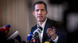 La Fiscalía de Venezuela dicta orden de detención contra el exlegislador Juan Guaidó