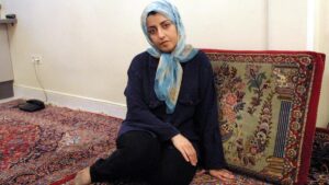 La activista iraní encarcelada Narges Mohammadi gana el Nobel de la Paz