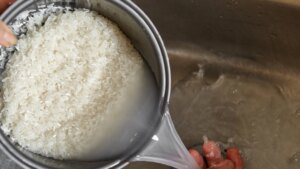 Los trucos para conseguir el arroz perfecto si no tienes arrocera: de la variedad al reposado