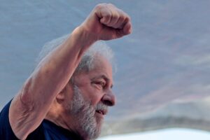 Lula da Silva "estable" tras operación de cadera
