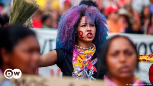 Lula firmó ley que acoge a hijos de víctimas de feminicidio – DW – 31/10/2023