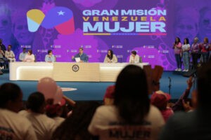 Maduro crea la misión Venezuela Mujer y anuncia plan para facilitar la fertilización