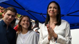 María Corina Machado, la opositora liberal, “radical” e inhabilitada que espera ganar la presidencia de Venezuela