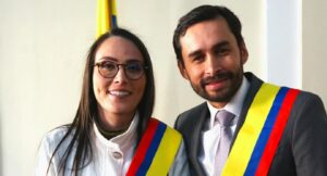 Martha Serrano, condecorada con la Magna Cruz Bolivariana por su trabajo social