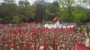 Más de 8 mil Milicianos mostraron su apoyo al Presidente Maduro en el Campo de Carabobo - Yvke Mundial