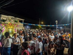 Más de mil personas se congregaron en la Plaza Bolívar para conmemorar Día de la Virgen del Rosario de Aránzazu