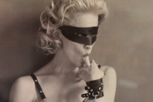 Mayoría de las fotos eróticas del libro "Sex" de Madonna se quedaron sin vender en una subasta en Nueva York