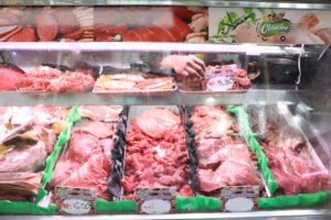 Mercado Guaicaipuro | Precio de kilo de carne molida sube a Bs. 219