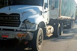 Motorizado fallece en colisión con camión en Barinas