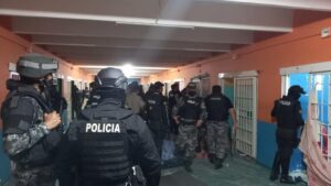 Mueren al menos seis personas en una cárcel de Ecuador