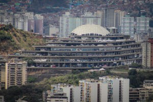 Negociaciones entre chavismo y EEUU toman un giro crucial tras "visita importante" a El Helicoide