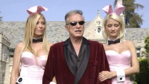 “No era un viejito indefenso”: Exconejita de Playboy que fue novia de Hugh Hefner lo hundió con increíbles declaraciones