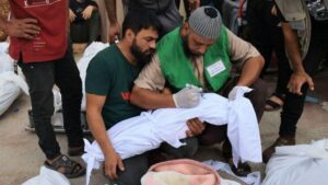 "No tenemos suficientes mortajas para cubrir los cuerpos": el horror que se vive dentro de los hospitales en Gaza