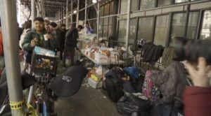Nueva York limitará a 60 días para migrantes en albergues